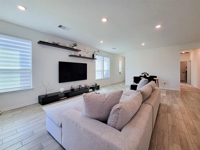 8214 Leisure Point Dr — Photo 6
