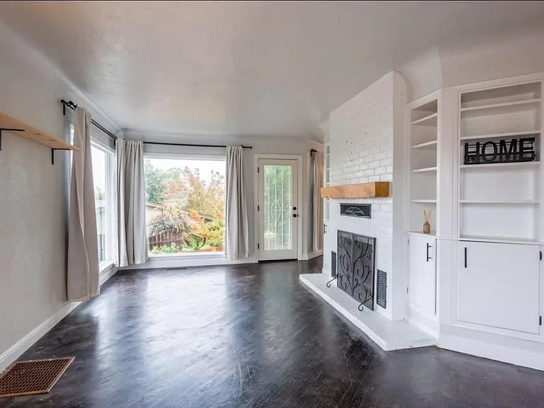 2250 Alameda Ave — Photo 9