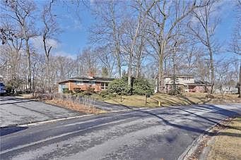 2nd image of 1351 Woodland Cir