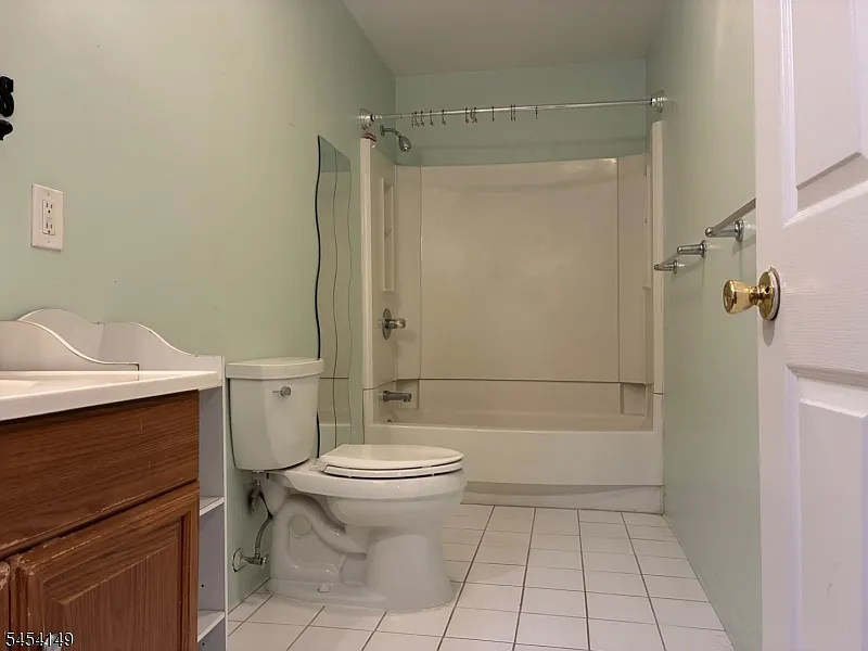 1 bed, 1.0 bath, $1,800 — Photo 2