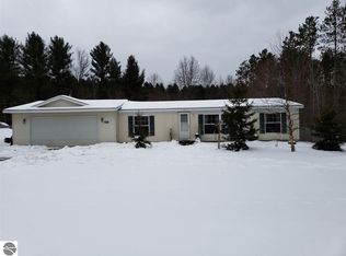 10622 Riley Rd, Interlochen, MI 49643