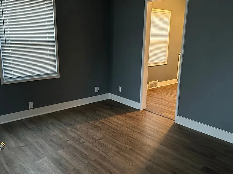 9549 Harrison St — Photo 2