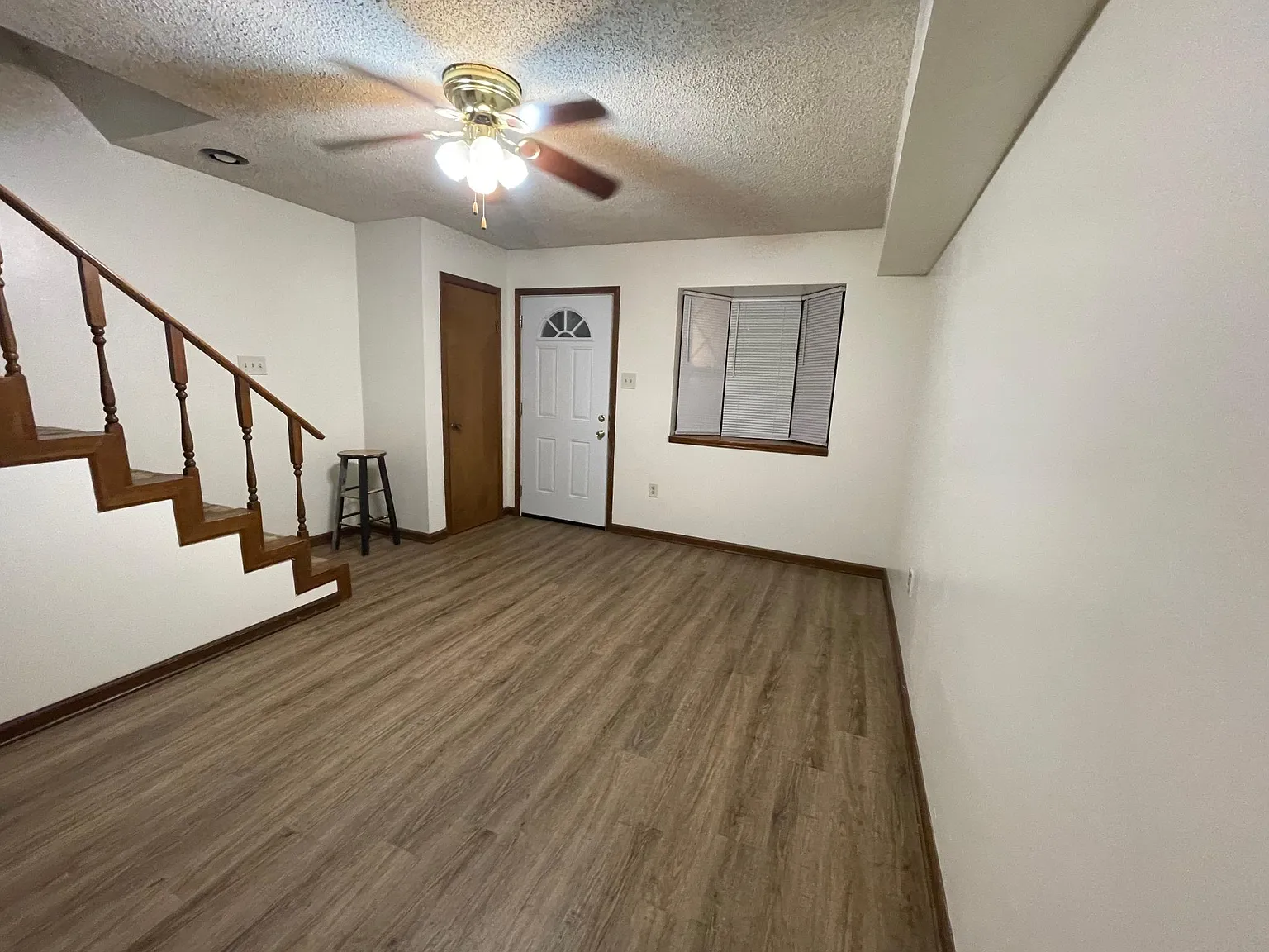 1207 Summer Cir — Photo 2