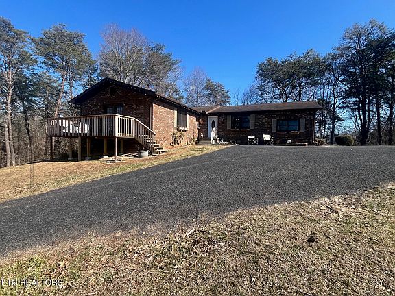 4th image of 235 Parliament Rd