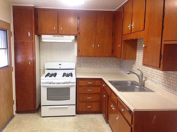 5th image of 549 E 21st St