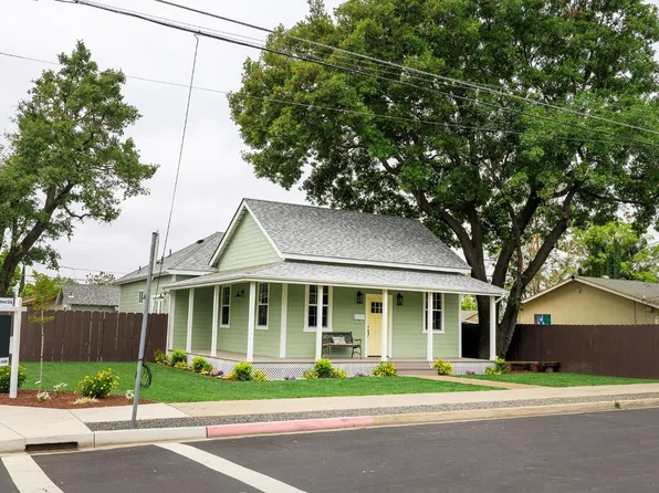 156 Davitt Ave, Oakdale, CA 95361