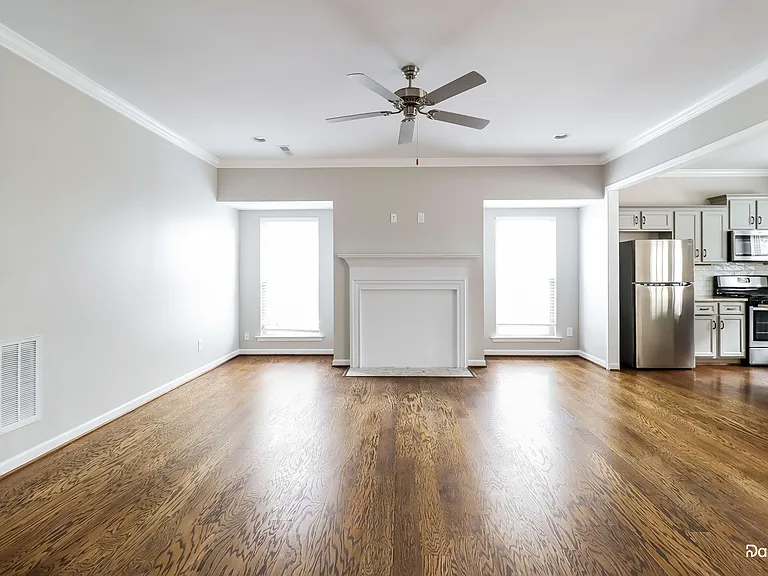 2078 Springfield Dr — Photo 7