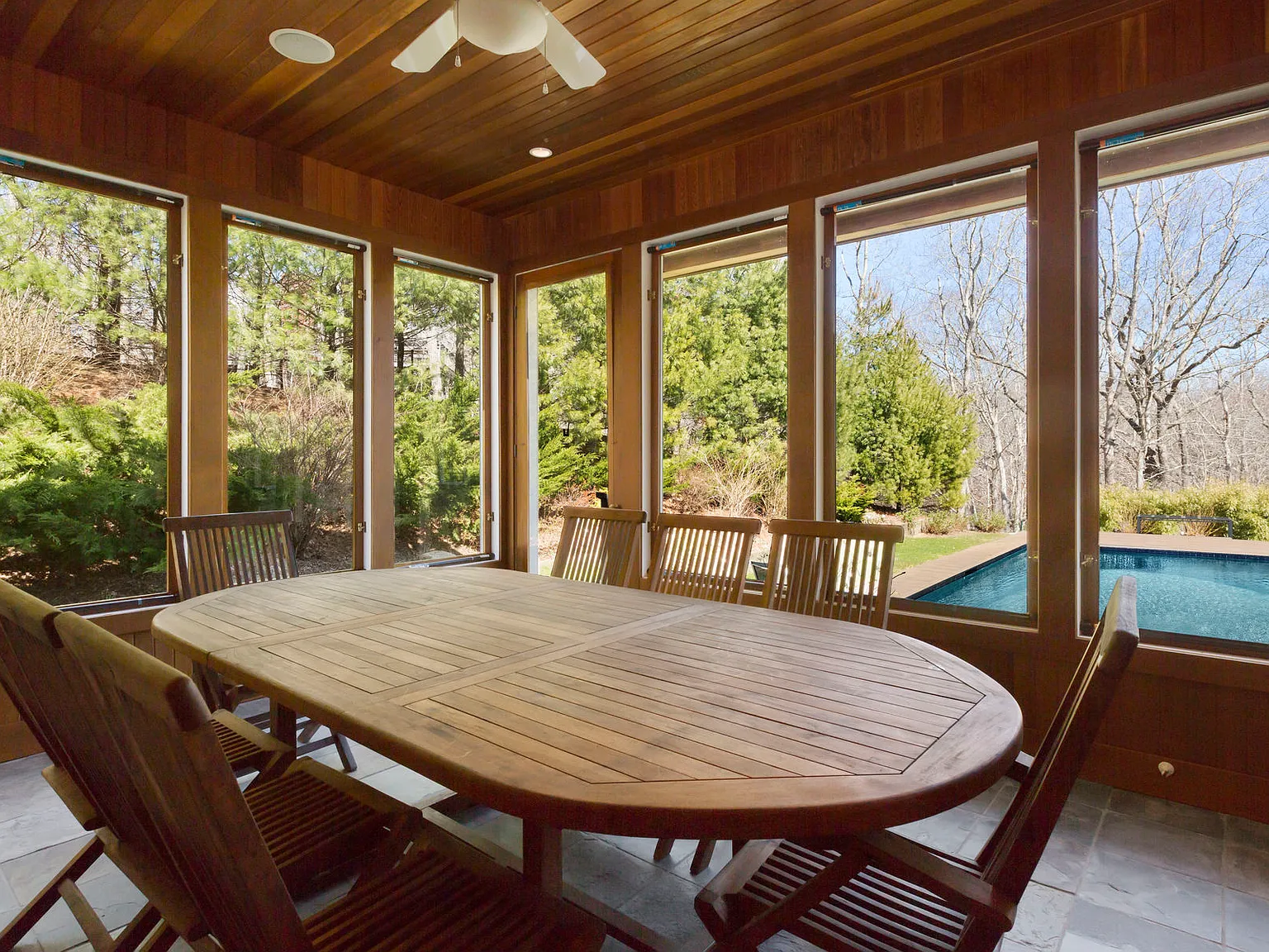 Light and Bright, Modern Montauk — Photo 4