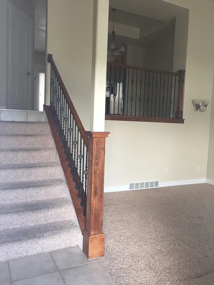 Luxury 3 Bedroom Townhome in Sandy! — Photo 2