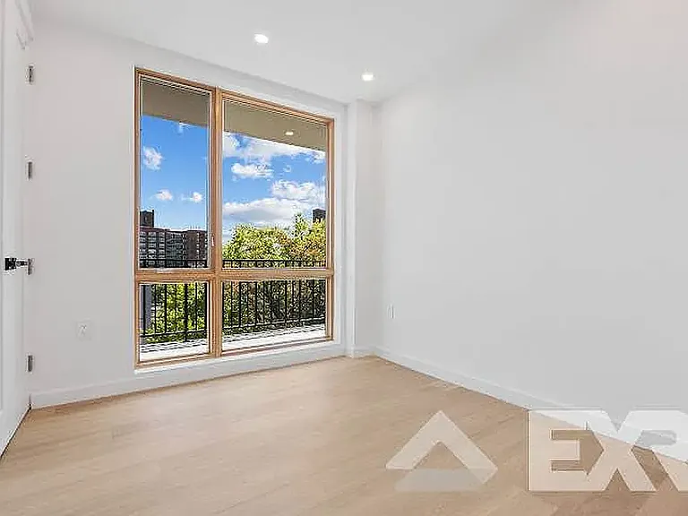 3216 Glenwood Rd #4R — Photo 28