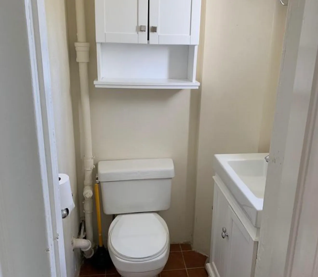 3 bed, 1.5 bath, 1400 sqft, $4,200 — Photo 3