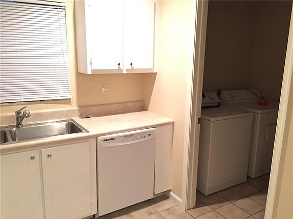 5th image of 1204 SW 74th Avenue