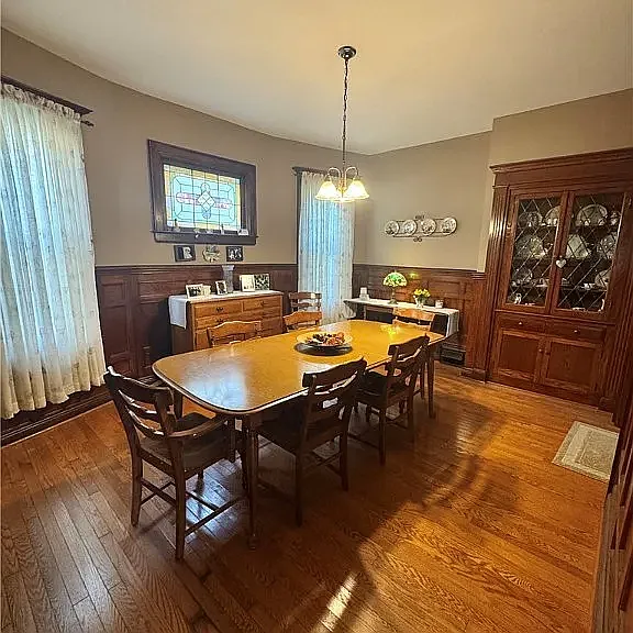 1317 McKinley Pkwy — Photo 4