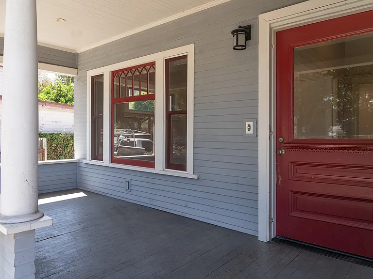 2820 Manitou Ave — Photo 3