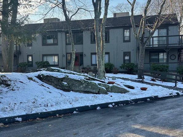 33 Harbour Village #D, Branford, CT 06405