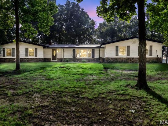 2850 S Hwy W, Winfield, MO 63389