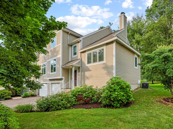 11 Essex Court #11, Avon, CT 06001