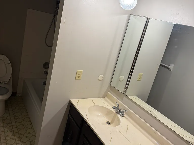 408 Lyle Dr — Photo 11