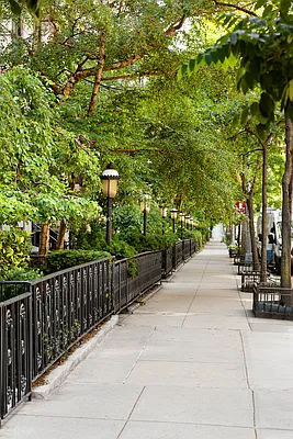 Sold by Compass | media 21