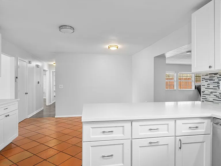 4900 Eastdale Dr — Photo 13