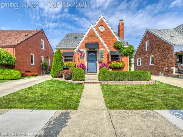 2320 Fort Park Blvd, Lincoln Park, MI 48146