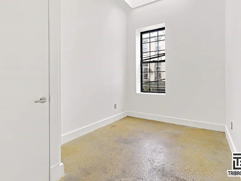 753 Lexington Ave #1L — Photo 7