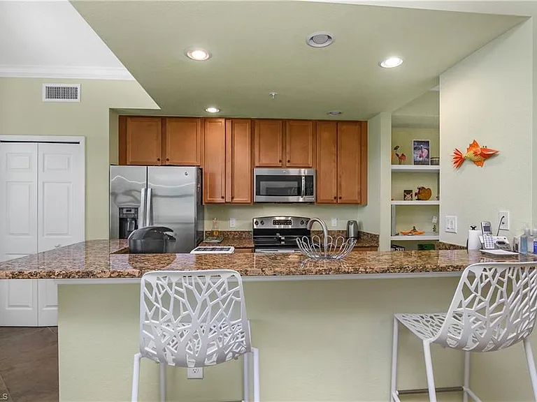 9832 Venezia Cir #1013 — Photo 17