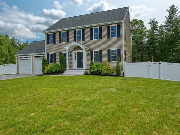 31 Pocksha Dr, Middleboro, MA 02346