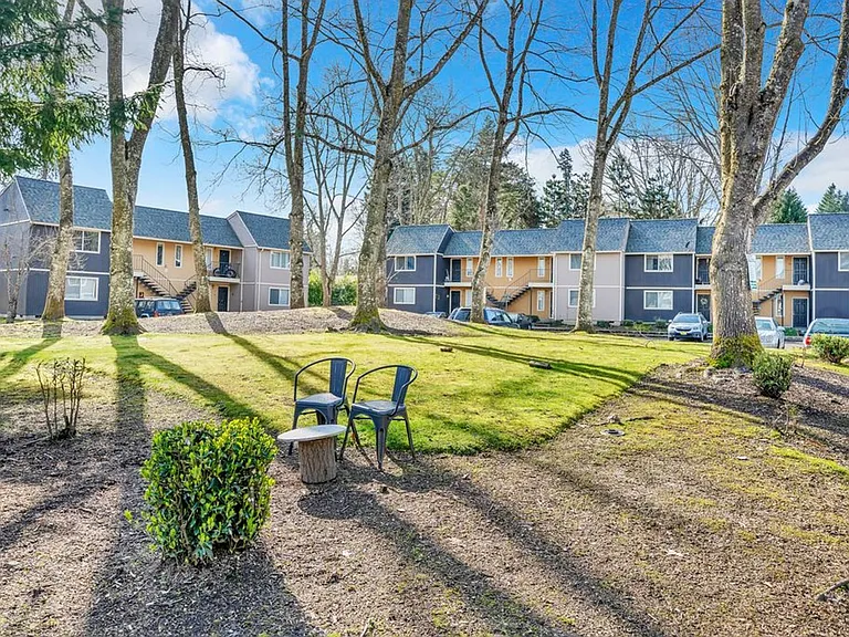 Carriage Estate — Photo 49