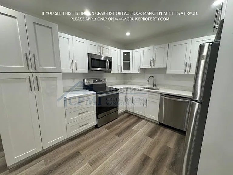 9 SW 10th St — Photo 8