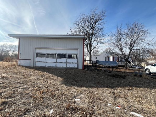 216 W Nebraska St, Cody, NE 69211