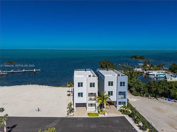 4th image of 990 41st Gulf St #8