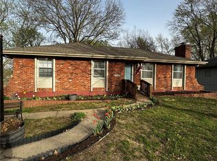 1919 N Colony Ln, Independence, MO 64058