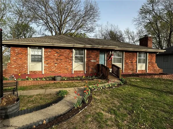 1919 N Colony Ln, Independence, MO 64058