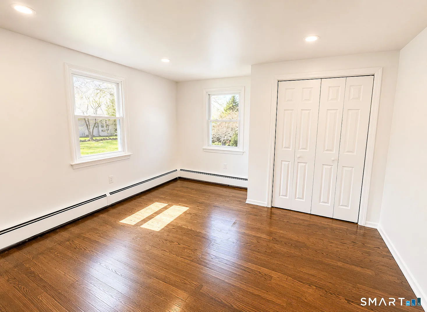3 bed, 2.0 bath, 1200 sqft, $5,750 — Photo 3