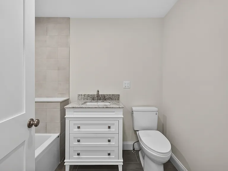 25 Richfield St #1 — Photo 14