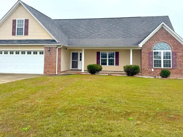 120 Clearbrook Pl, Raeford, NC 28376