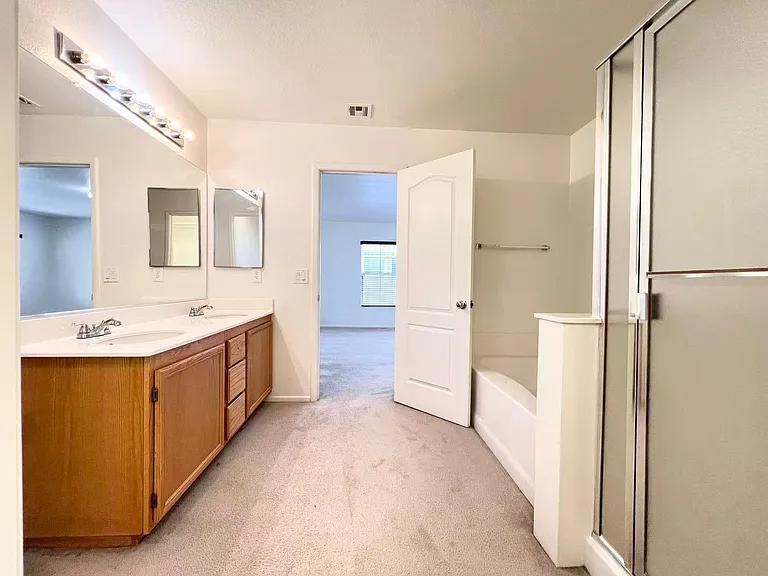 11143 Ranch Valley St — Photo 17