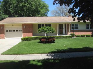 7 Edgewood Dr, Essexville, MI