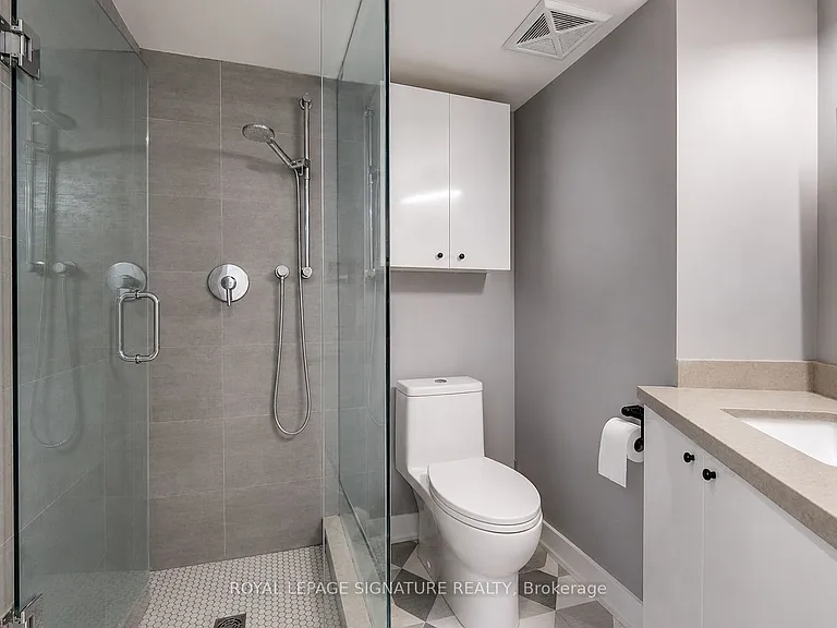801 King St W #1113 — Photo 13