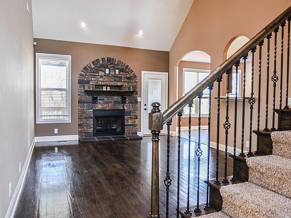 3rd image of 2441 Senseney Dr