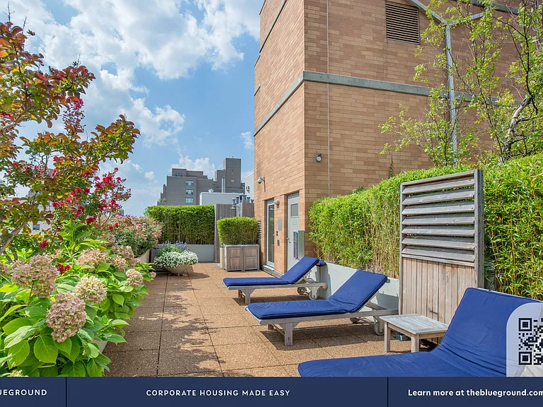 130 W 15th St #4C — Photo 17