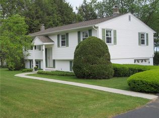 10 Linda Ct, Preston, CT 06365