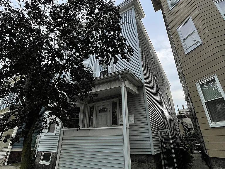 46 Middle St #3 — Photo 36