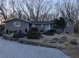 88 Brookside Dr, East Greenwich, RI 02818