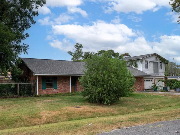 4810 Donald St, Seabrook, TX 77586