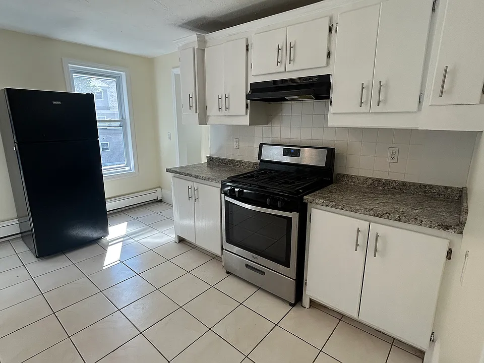16 Peacevale Rd #2