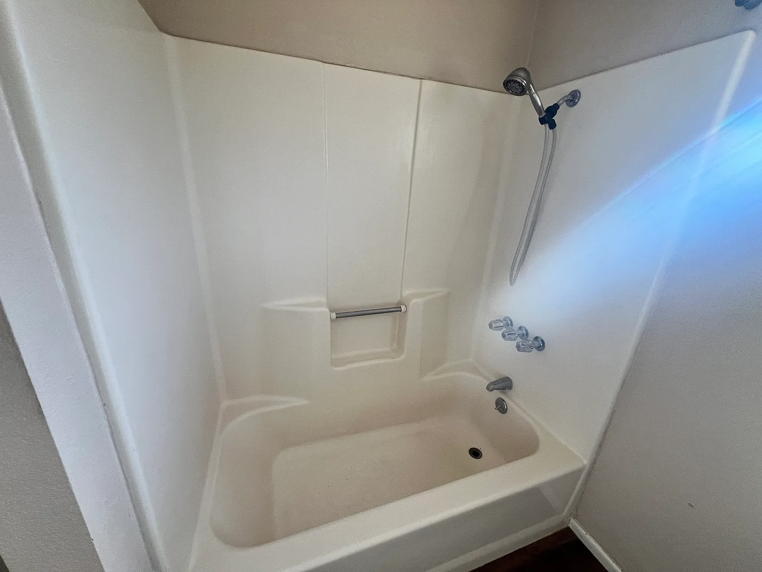 2 bed, 900 sqft, $950 — Photo 4