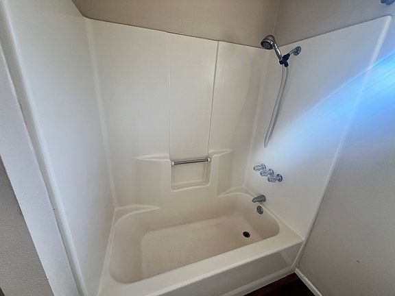 4th image of 73451 Sun Valley Dr APT D