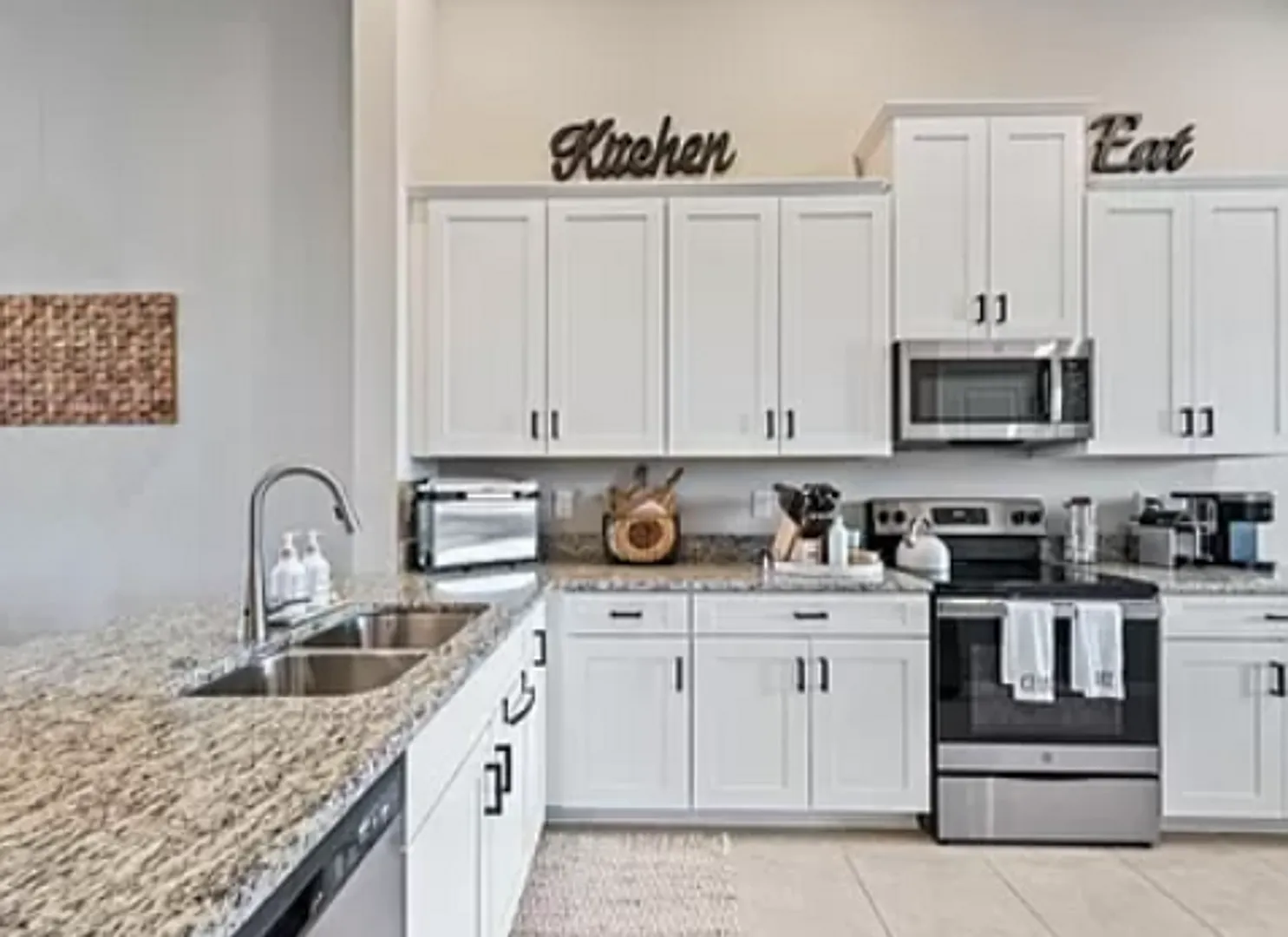 ** New Construction Very Modern 2 Plus A Den 2nd Floor Condo With Golf Esplanade Golf & Country C... — Photo 3
